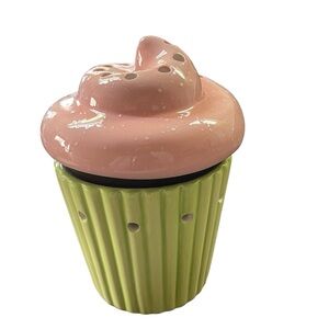 Cupcake scentsy warmer .